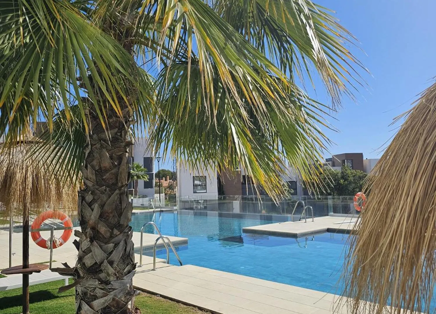 Luxury Blue Maritimo 2 Bedrooms Apartment Artola Homes Cabopino Marbella